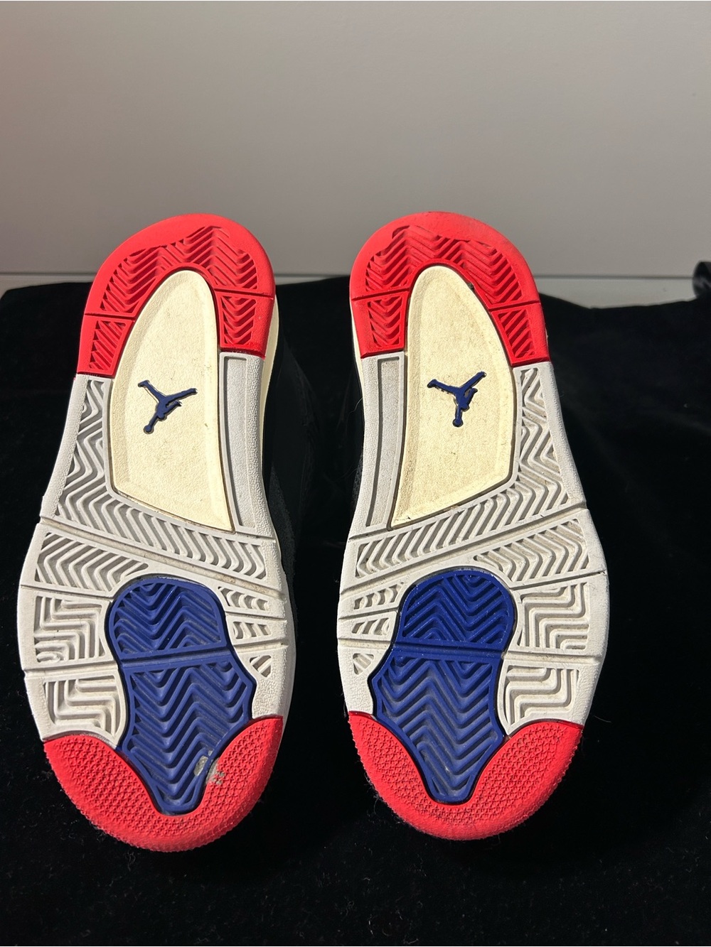 Jordan Kids Retro Black Sneakers with Blue and Red Accents - Picture 4 of 5